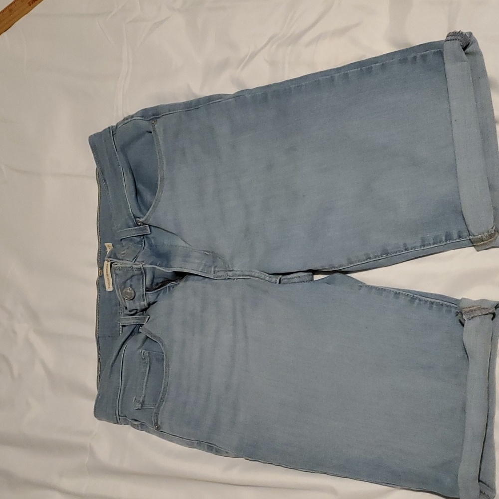 Womens levis bermuda shorts 27